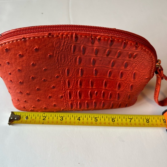 NWOT 4 piece handbag/tote set with straps in Faux Crocodile- ORANGY-RED - NEW - Picture 10 of 13